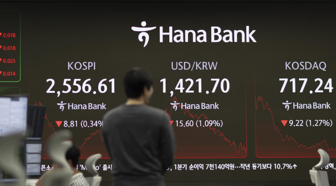 한달 10조 유출에도 불구 외국인들이 집중 매수한 주목 종목